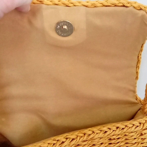 *Final Price* NWOT Garden Girl Wicker Rattan Style Woven Crossbody Straw Bag - Picture 5 of 6